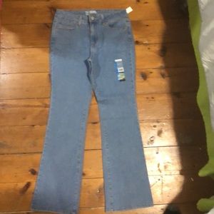 No Boundaries woman’s mid-rise boot cut jean juniors size 13 new